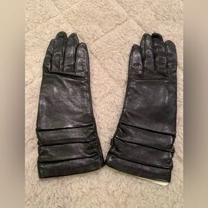 Beautiful New Women’s Black Leather Gloves